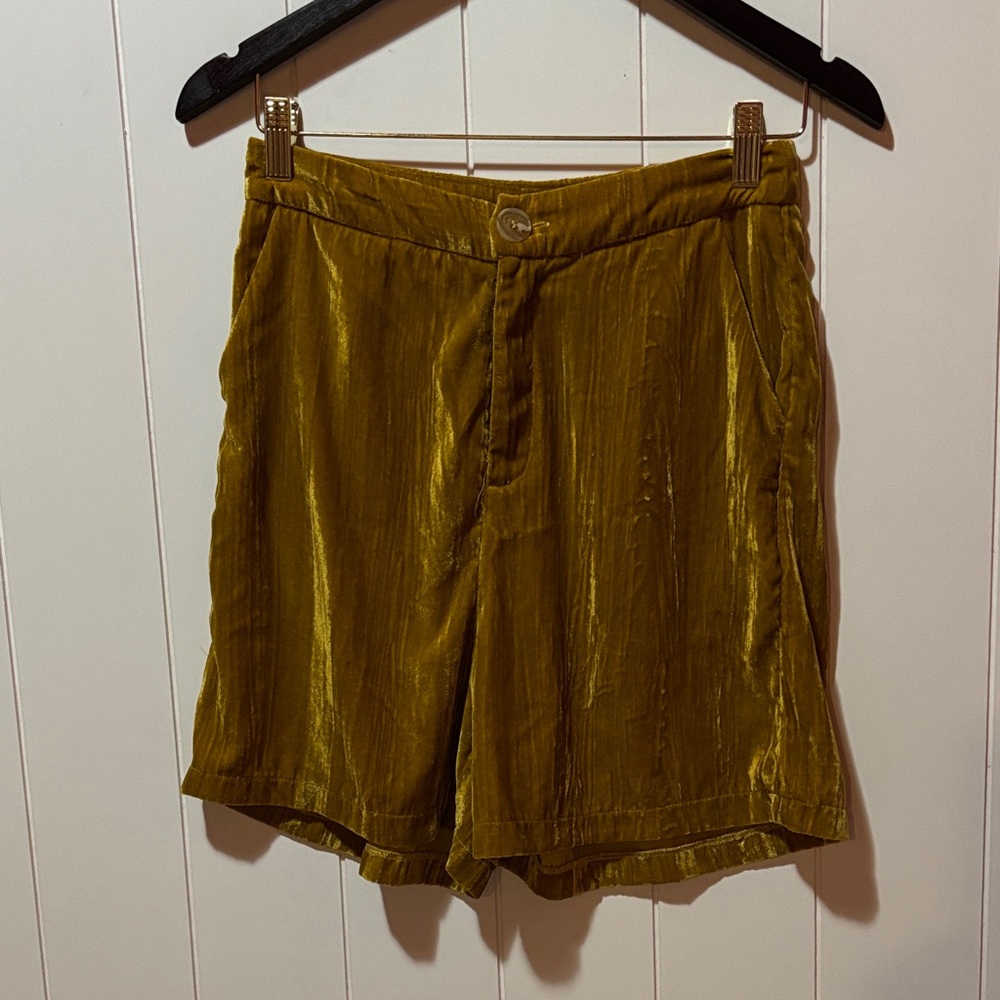 ELLISON Velvet shorts! Small